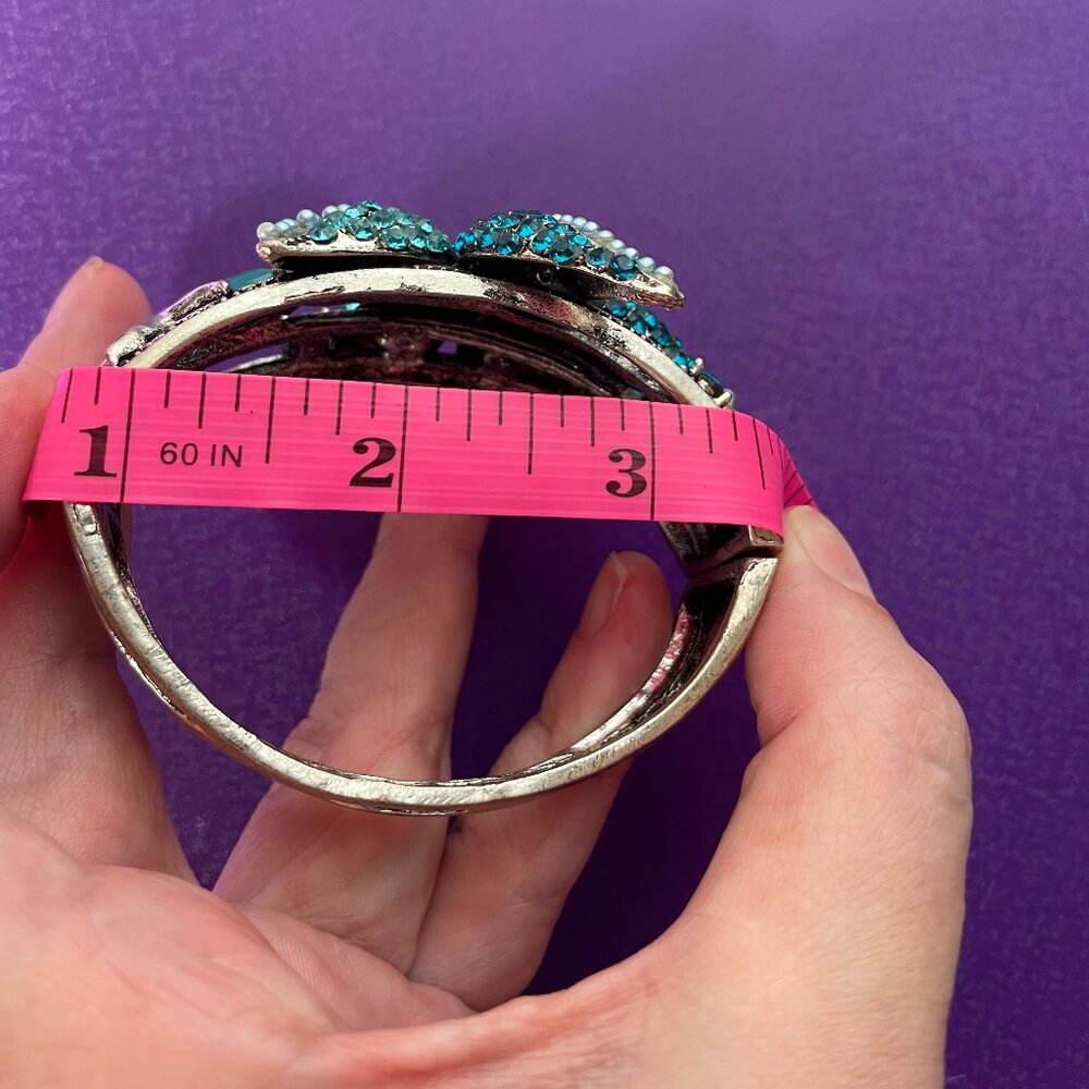 Turquoise Rhinestone Starfish Bracelet - Picture 4 of 5
